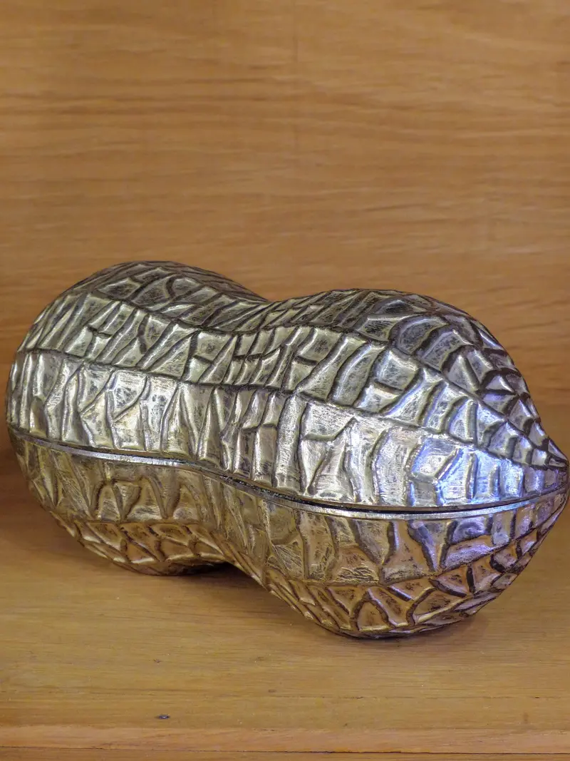1970S Italian Silver Peanut Dish With Artisan Detailing 1