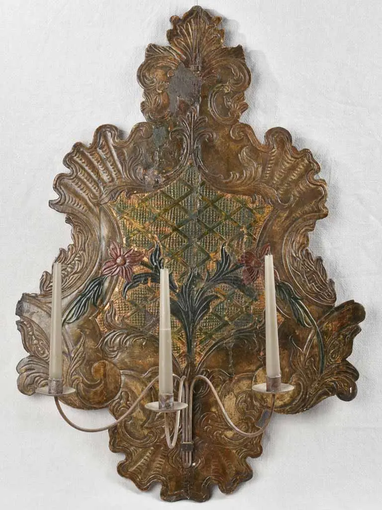Italian Baroque Wall Sconce, 17Th-Century Gilt Wood, 37.75 X 26 Inches 1