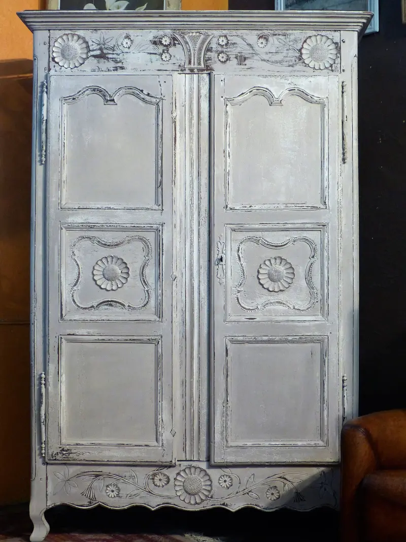 Louis Xv White-Patinated Armoire - French Antique 1