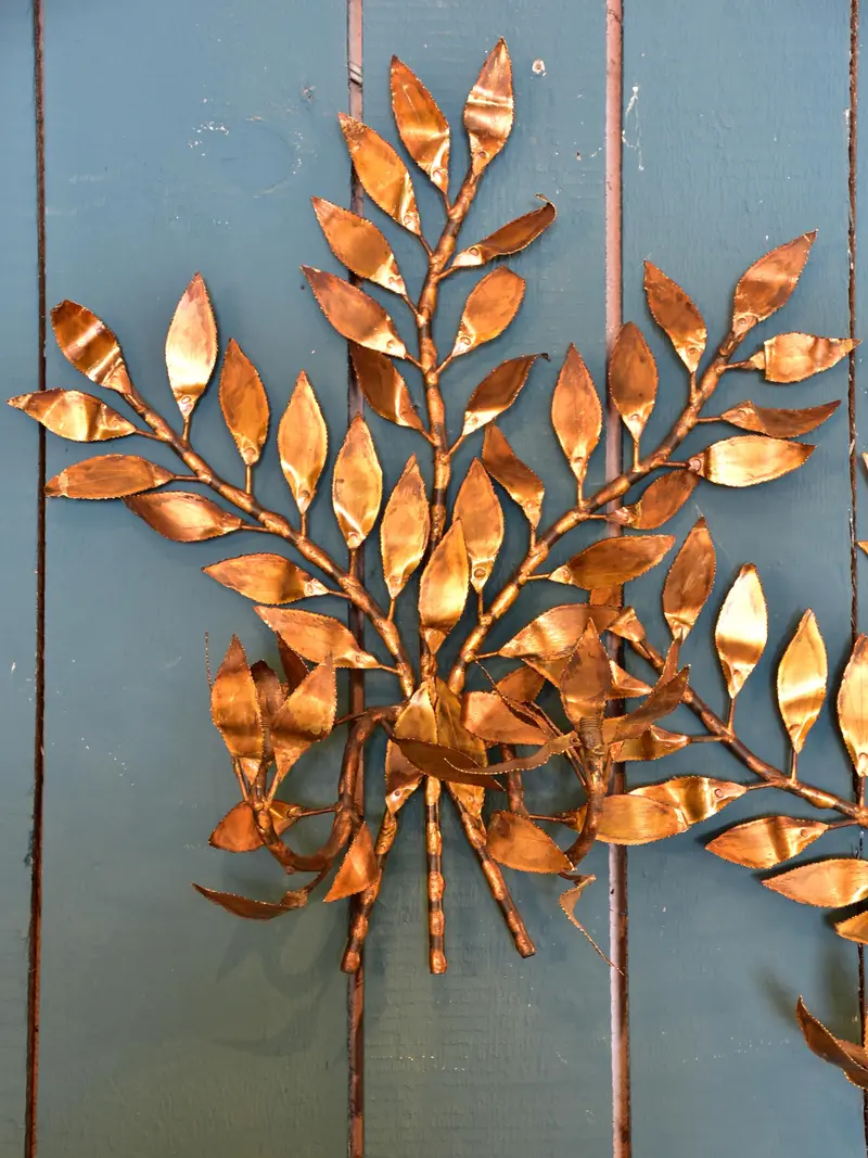 Mid-20Th-Century Gilded Wall Sconces – Golden Botanical Motif Appliques 1